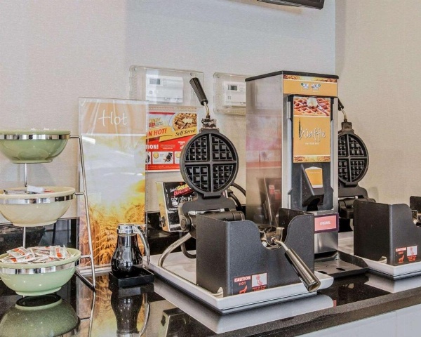 Quality Inn Rosemead image 12